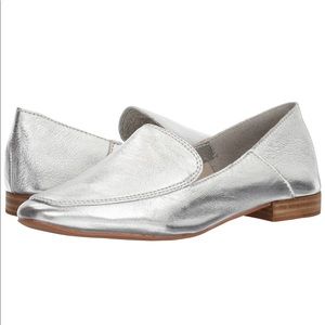 Dolce Vita Silver Flats